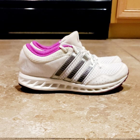 adidas run strong